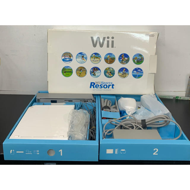 Wii(ウィー)の【最終値下げ】Wii ウィー 本体 リモコン2個 ヌンチャク1つ  エンタメ/ホビーのゲームソフト/ゲーム機本体(家庭用ゲーム機本体)の商品写真