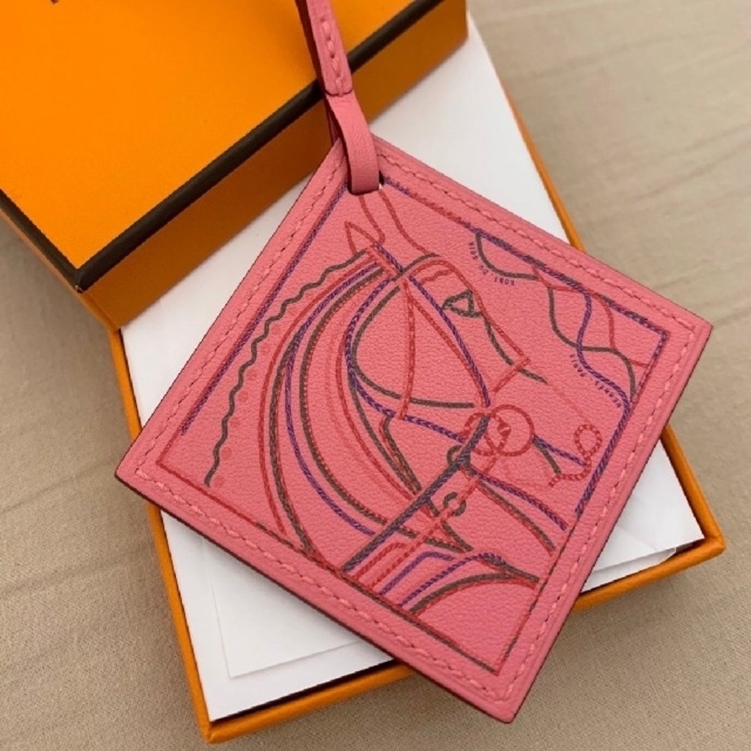 Hermes(エルメス)の新品 エルメス 超貴重新作 フランス購入 カレナノチャーム ローブドゥソワール レディースのアクセサリー(チャーム)の商品写真