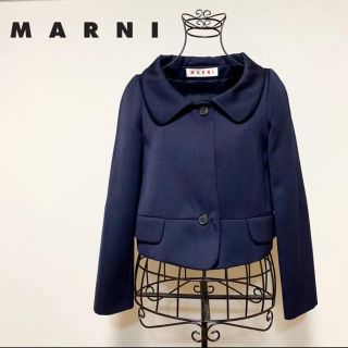 マルニ(Marni)の☆美品 マルニ ラウンドカラー 二つボタン ショート ジャケット 紺 イタリア製(テーラードジャケット)