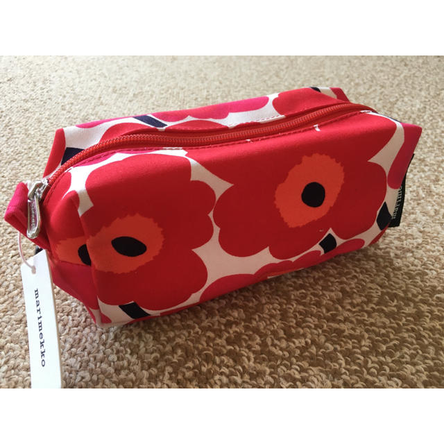 新品　marimekko マリメッコ　マリロゴ　ポーチ　レア　タグ付き