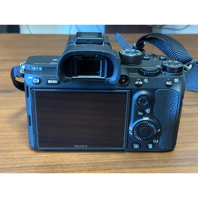 SONY(ソニー)のα7 iii ボディ スマホ/家電/カメラのカメラ(ミラーレス一眼)の商品写真