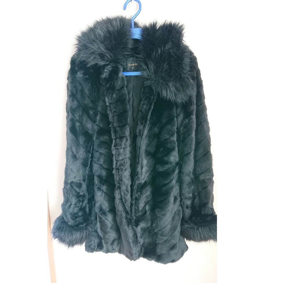 rienda(リエンダ)のリエンダ ファーコート ブラック レディースのジャケット/アウター(毛皮/ファーコート)の商品写真
