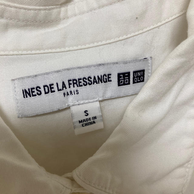 UNIQLO(ユニクロ)のユニクロ　白いシャツ レディースのトップス(シャツ/ブラウス(長袖/七分))の商品写真