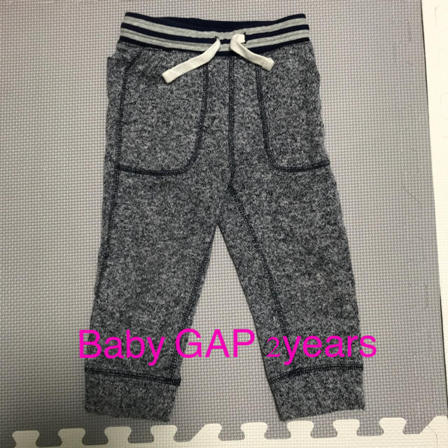 babyGAP(ベビーギャップ)のベビーギャップ　スウェットパンツ　グレー　95cm キッズ/ベビー/マタニティのキッズ服男の子用(90cm~)(パンツ/スパッツ)の商品写真