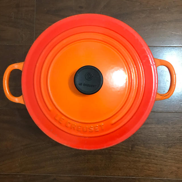 LE CREUSET(ルクルーゼ)のルクルーゼ ル・クルーゼ 鍋　22cm インテリア/住まい/日用品のキッチン/食器(鍋/フライパン)の商品写真