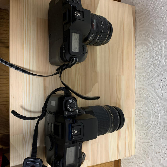 Canon(キヤノン)のフイルムカメラEOS620とEOS5 ＱＤ　レンズ2本 スマホ/家電/カメラのカメラ(フィルムカメラ)の商品写真