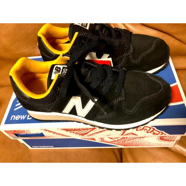 New Balance(ニューバランス)のニューバランス　新品　タグ付き　22cm キッズ/ベビー/マタニティのキッズ靴/シューズ(15cm~)(スニーカー)の商品写真