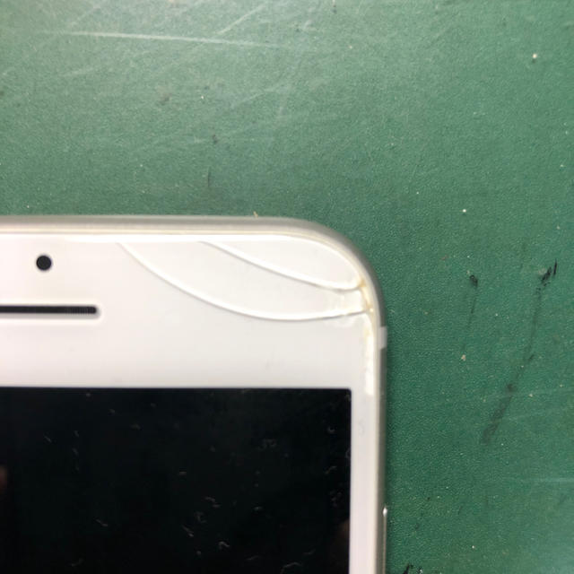 Apple(アップル)のiPhone 6s Silver 64 GB docomo スマホ/家電/カメラのスマートフォン/携帯電話(スマートフォン本体)の商品写真