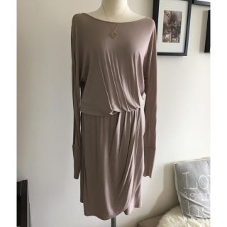 ビーシービージーマックスアズリア(BCBGMAXAZRIA)のBCBG ワンピース(ひざ丈ワンピース)