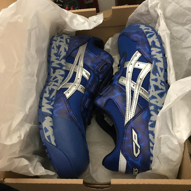 asics(アシックス)のアシックス　asics 安全靴　限定色Blue boa  メンズの靴/シューズ(スニーカー)の商品写真