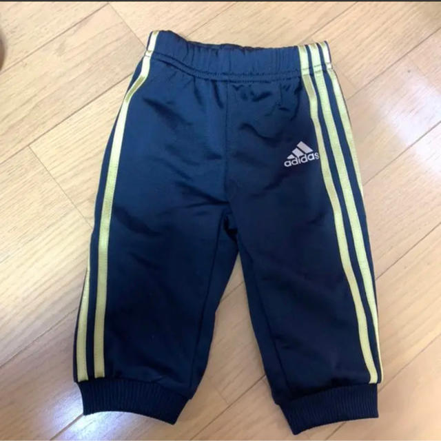 adidas(アディダス)のadidas アディダス 黒 金 ジャージ セットアップ キッズ/ベビー/マタニティのベビー服(~85cm)(ジャケット/コート)の商品写真