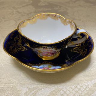 マイセン(MEISSEN)の【古マイセン】コバルト金彩「フラワーブーケと昆虫」クローバー型 カップ＆ソーサー(食器)