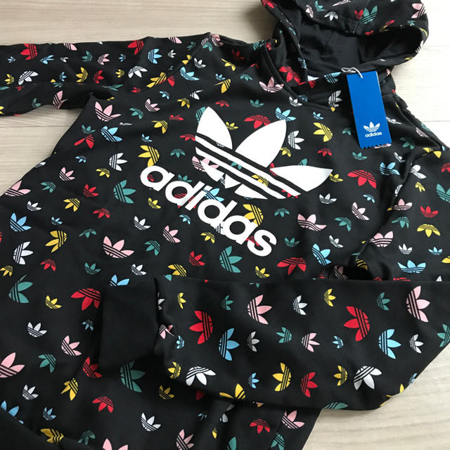 adidas(アディダス)のadidas originals カラフル　トレフォイル　パーカー 170 キッズ/ベビー/マタニティのキッズ服女の子用(90cm~)(その他)の商品写真