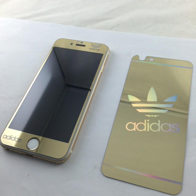 adidas(アディダス)の海外限定アディダス強化保護ガラス4種選択 スマホ/家電/カメラのスマホアクセサリー(保護フィルム)の商品写真