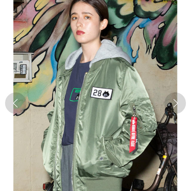 美品【にゃー×ALPHA INDUSTRIES】ジャケット(S) MA-1ブルゾン