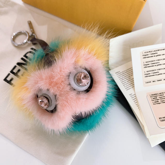 FENDI(フェンディ)の【新品】 FENDI ファーチャーム モンスターチャーム ハンドメイドのファッション小物(バッグチャーム)の商品写真