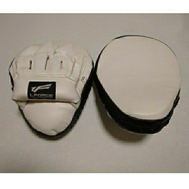 LFORCE SUPER PUNCHING MITTS パンチングミット スポーツ/アウトドアのトレーニング/エクササイズ(トレーニング用品)の商品写真