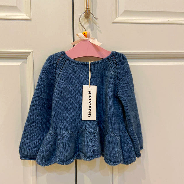 Caramel baby&child (キャラメルベビー&チャイルド)の美品　Misha and Puff Peplum Pullover Blue  キッズ/ベビー/マタニティのキッズ服女の子用(90cm~)(ニット)の商品写真