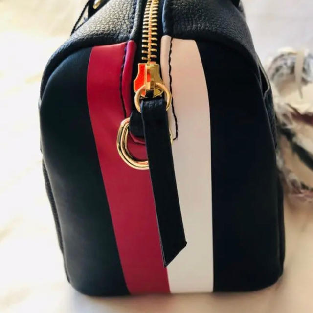 TOMMY HILFIGER(トミーヒルフィガー)のトミーヒルフィガー バック レディースのバッグ(ショルダーバッグ)の商品写真