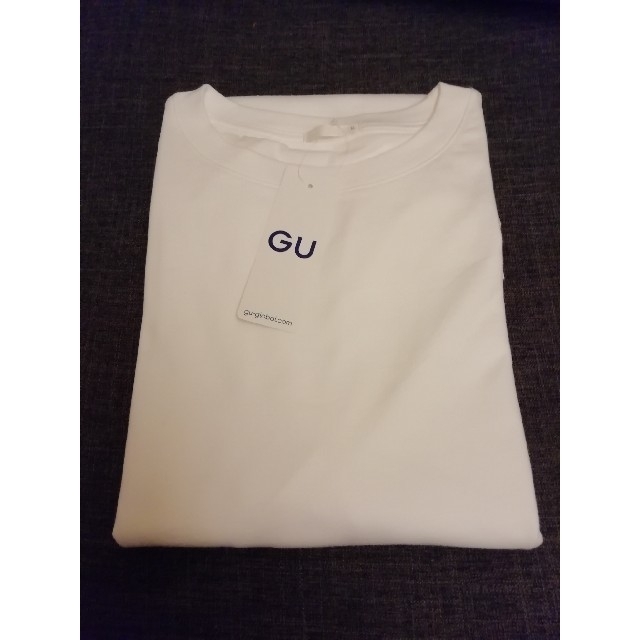 GU(ジーユー)の【完売品】【新品未使用】GU　ロングスリーブT　オフホワイト　M レディースのトップス(Tシャツ(長袖/七分))の商品写真