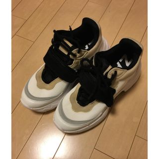 ザラ(ZARA)のZARA. 新品プラットフォームスニーカー(スニーカー)