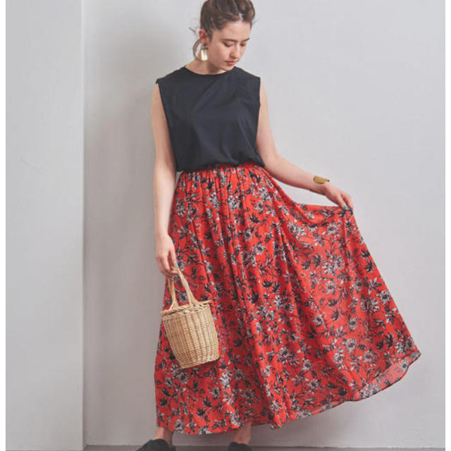 UNITED ARROWS(ユナイテッドアローズ)のUNITED ARROWS トロピカルフラワーマキシスカート レディースのスカート(ロングスカート)の商品写真