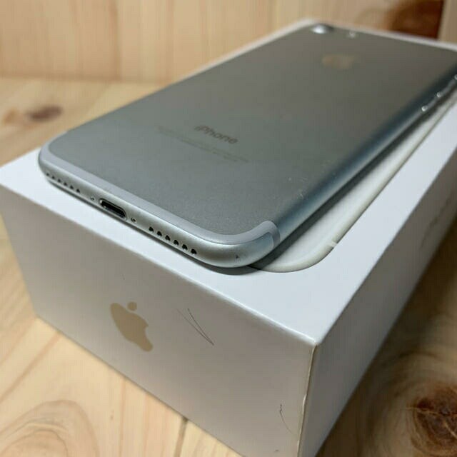 iPhone 7 32 GB SoftBank Silver simフリー スマホ/家電/カメラのスマートフォン/携帯電話(スマートフォン本体)の商品写真