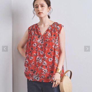 ユナイテッドアローズ(UNITED ARROWS)のかなぽん様専用！UNITED ARROWS トロピカルフラワーノースリーブラウス(シャツ/ブラウス(半袖/袖なし))