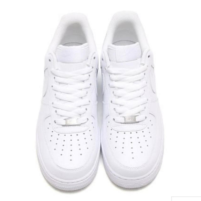いシーンで NIKE - 新品 NIKE ナイキ エアフォース 1 ’07 27cm ホワイトの通販 by shimashima's shop|ナイキならラクマ されていま