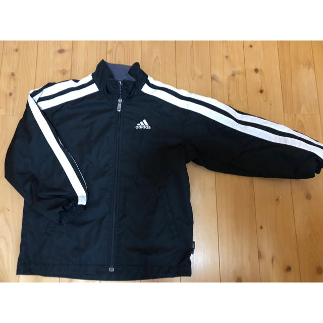 adidas(アディダス)の値下げ　usedアディダス130黒ウインドブレーカー　#adidas キッズ/ベビー/マタニティのキッズ服男の子用(90cm~)(ジャケット/上着)の商品写真