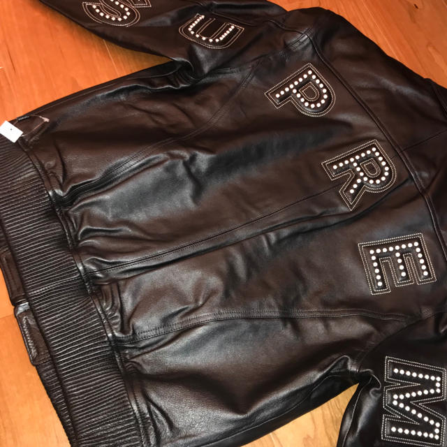 supreme Studded Arc Logo Leather north