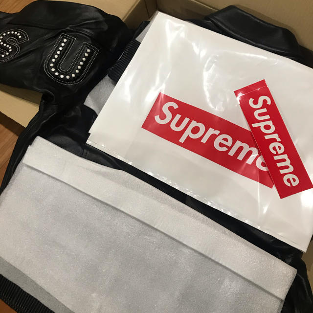 supreme Studded Arc Logo Leather north