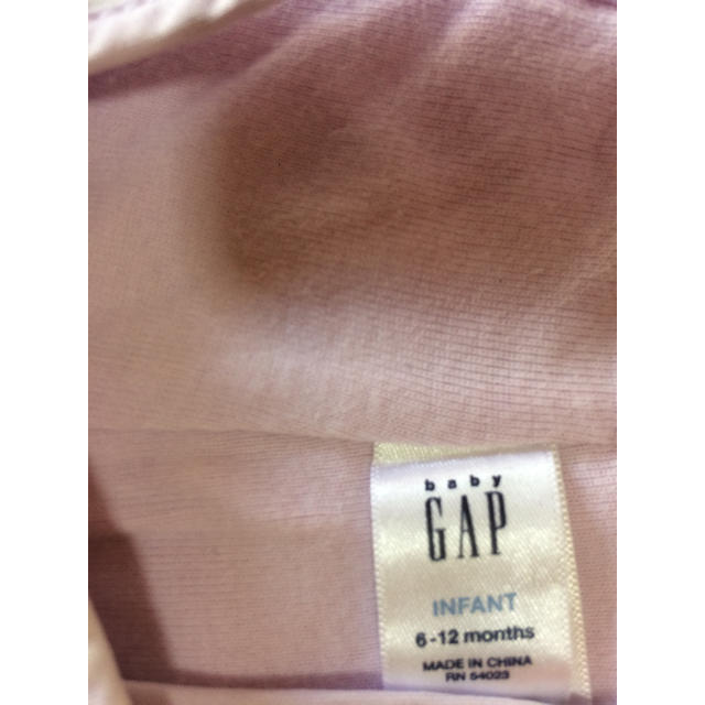 GAP(ギャップ)の☆ギャップ オーバーオール 花柄☆ キッズ/ベビー/マタニティのベビー服(~85cm)(パンツ)の商品写真