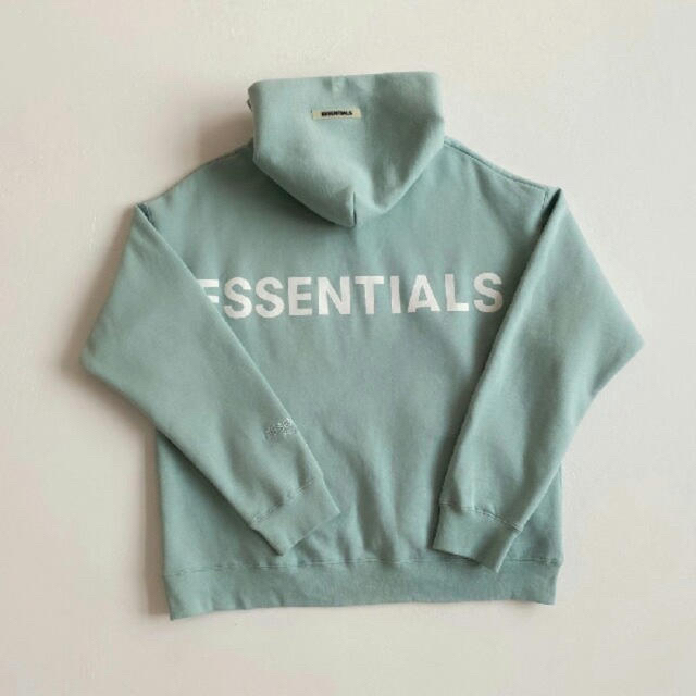 essentials パーカーサイズ