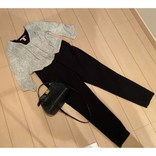 ザラ(ZARA)のZARA ブラック　テーパードパンツ(チノパン)