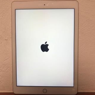 アイパッド(iPad)の【値下げしました】iPad 2017年 第5世代 128G Wi-Fi ゴールド(タブレット)