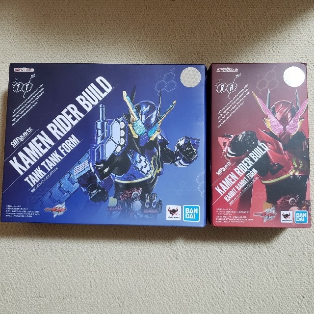 BANDAI(バンダイ)のS.H.Figuarts 仮面ライダービルド ラビットラビット&タンクタンク エンタメ/ホビーのフィギュア(特撮)の商品写真