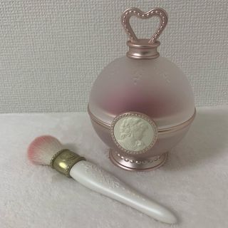 レメルヴェイユーズラデュレ(Les Merveilleuses LADUREE)のブラシ　ポット　花びらチーク(チーク)