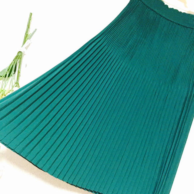 Grimoire(グリモワール)の古着 プリーツスカート 緑 美品 レア レディースのスカート(ひざ丈スカート)の商品写真