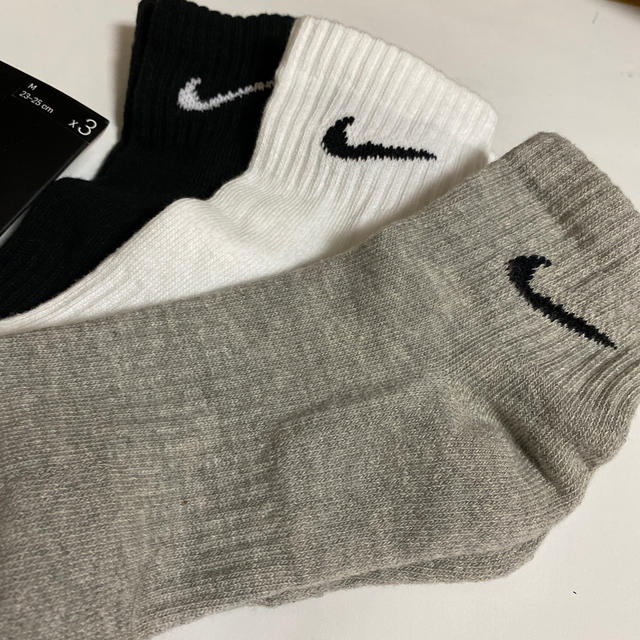 お値下げ中　NIKE ソックス　23ー25cm 3足組 レディースのレッグウェア(ソックス)の商品写真