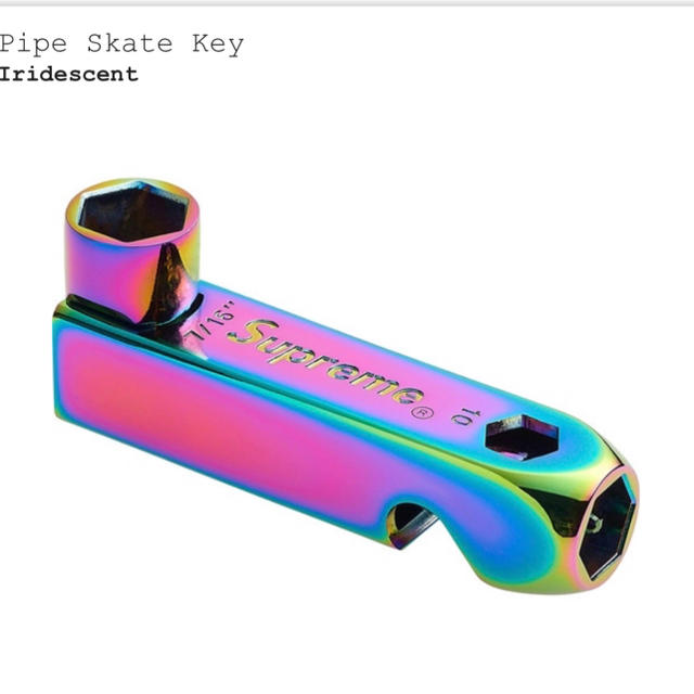 Supreme(シュプリーム)のPipe Skate Key  COLOR Iridescent スポーツ/アウトドアのスポーツ/アウトドア その他(スケートボード)の商品写真