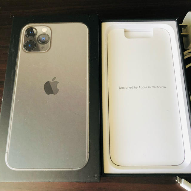 Apple(アップル)のiPhone11 Pro au 256GB スマホ/家電/カメラのスマートフォン/携帯電話(スマートフォン本体)の商品写真