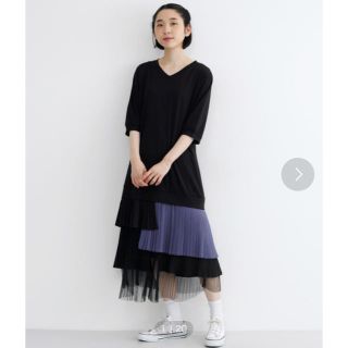 メルロー(merlot)の最終値下げ【美品】メルローアシンメトリープリーツ切替ワンピース&切替スカート(ひざ丈ワンピース)