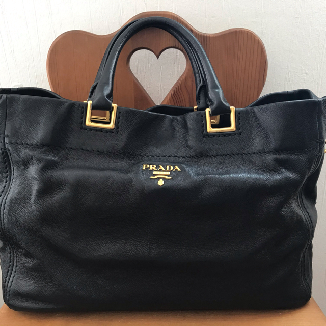 PRADA トートバッグ