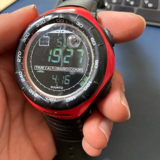 スント(SUUNTO)のSUUNT ベクター　レッド(腕時計(デジタル))