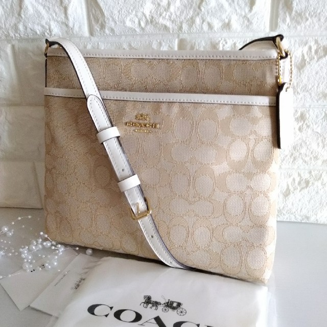 COACHコーチシグネチャーキャンパスショルダーバッグ