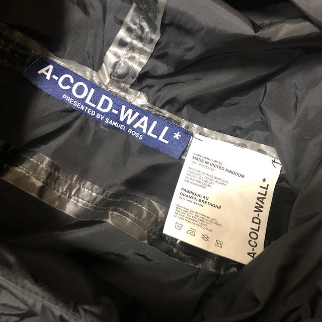 OFF-WHITE(オフホワイト)のA COLD WALL SSENSE別注ポンチョ ACW メンズのジャケット/アウター(ポンチョ)の商品写真