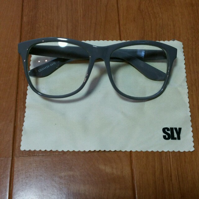 SLY(スライ)の期間限定値下げ スライ 伊達メガネ レディースのファッション小物(サングラス/メガネ)の商品写真