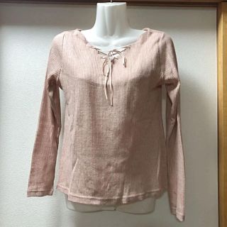 バイバイ(ByeBye)の【美品★Bye Bye】サーモンピンクの前リボン長袖トップス(カットソー(長袖/七分))