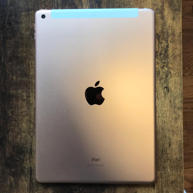 iPad 第7世代 ゴールド 本体 1